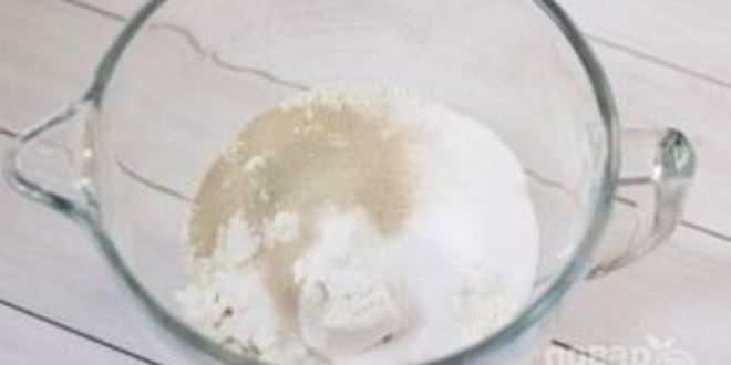 Рецепт простого пирога с вареньем