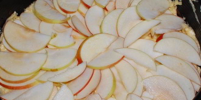 Рецепт творожного пирога с яблочной прослойкой