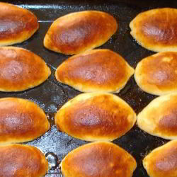 Рецепт Дрожжевых пирожков с яблоками в духовке