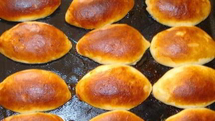 Рецепт Дрожжевых пирожков с яблоками в духовке