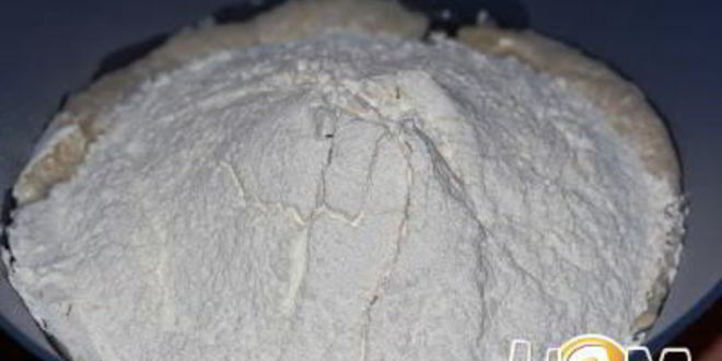 Рецепт печеных пирожков с жареной капустой и яйцом