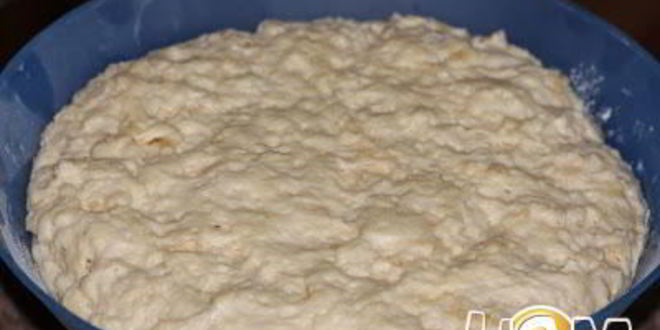 Рецепт печеных пирожков с жареной капустой и яйцом