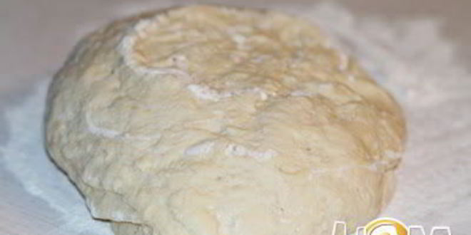 Рецепт печеных пирожков с жареной капустой и яйцом