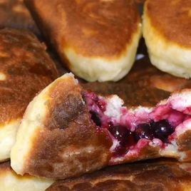 Рецепт Пирожков с черной смородиной