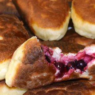 Рецепт Пирожков с черной смородиной