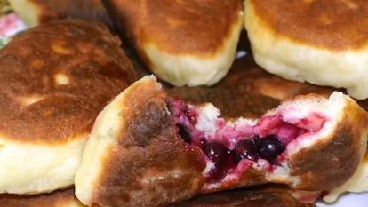 Рецепт Пирожков с черной смородиной