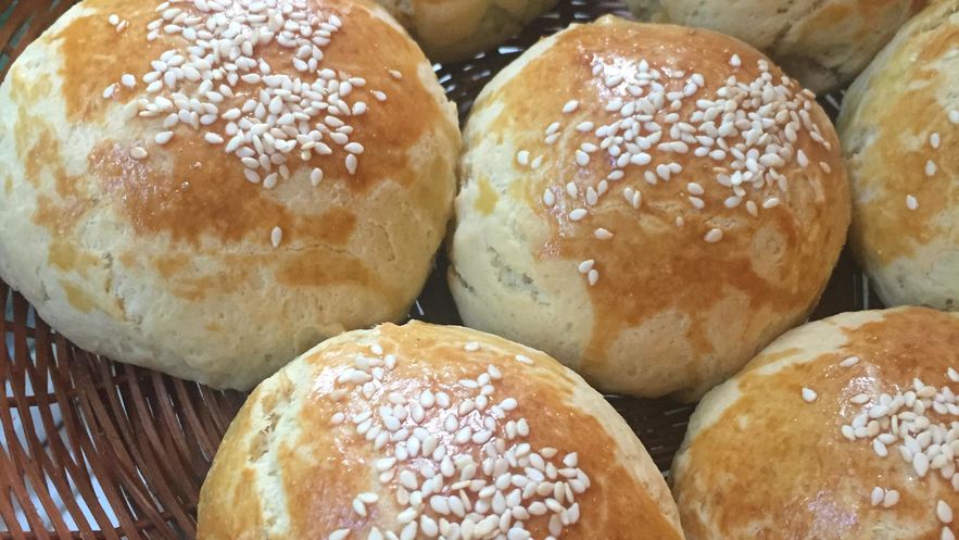 Рецепт погачи — пирожков с фетой и петрушкой