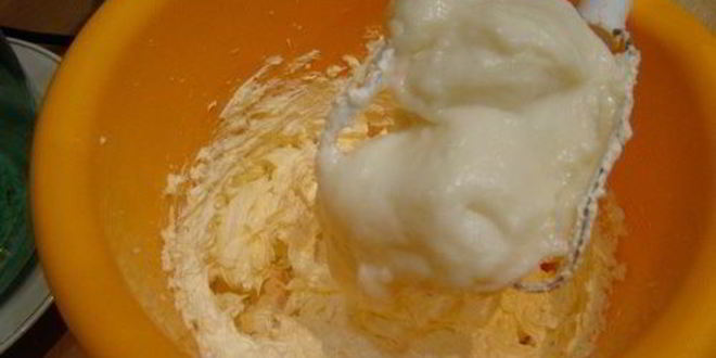 Рецепт белоснежных новогодних пирожных