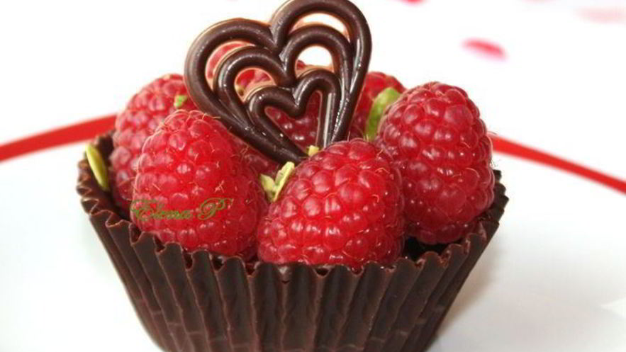 Рецепт корзинок с ганашем, брауни и малиной