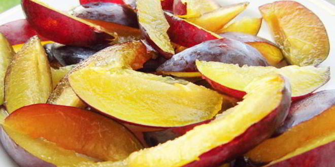 Рецепт пирожного корзинка с орехами и сливами