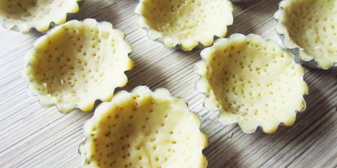 Рецепт пирожного корзинка с орехами и сливами