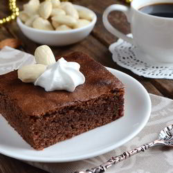 Рецепт Шоколадных пирожных со вкусом миндаля