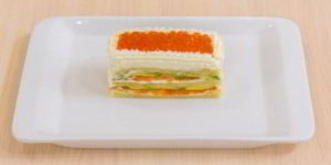 Рецепт закусочных пирожных из слоеного теста, форели и авокадо