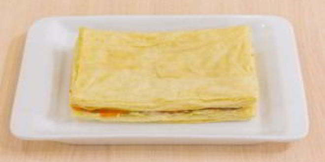 Рецепт закусочных пирожных из слоеного теста, форели и авокадо