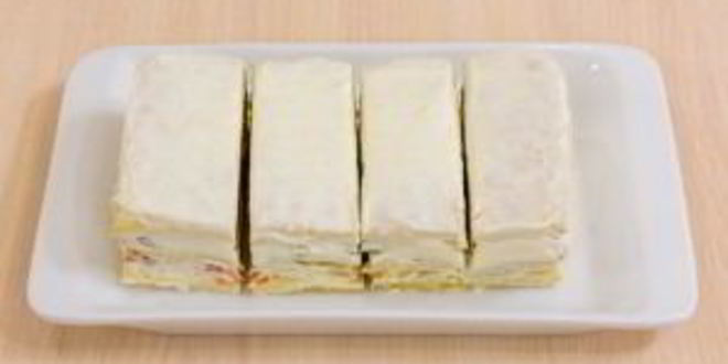 Рецепт закусочных пирожных из слоеного теста, форели и авокадо