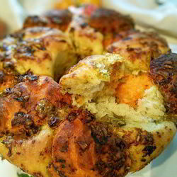 Рецепт Хлебной пиццы из разноцветных шариков