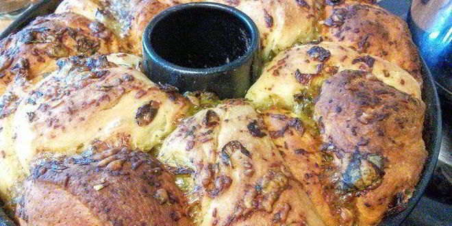 Рецепт хлебной пиццы из разноцветных шариков