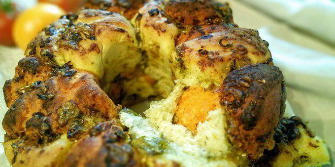 Рецепт хлебной пиццы из разноцветных шариков