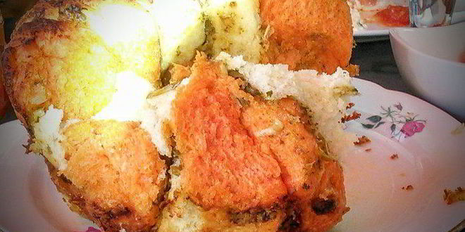 Рецепт хлебной пиццы из разноцветных шариков