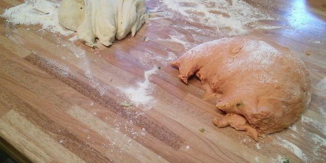 Рецепт хлебной пиццы из разноцветных шариков