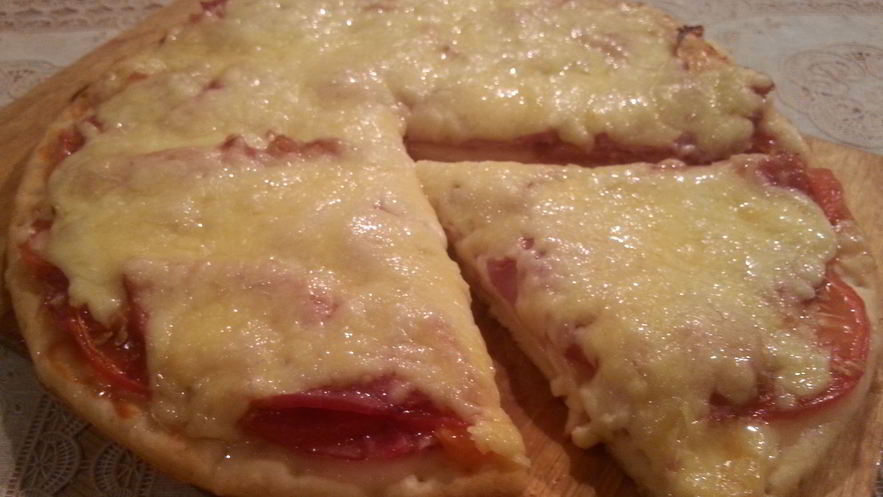 Рецепт пиццы с салями и ветчиной