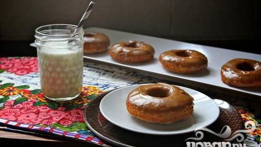 Рецепт банановых пончиков с арахисовой глазурью