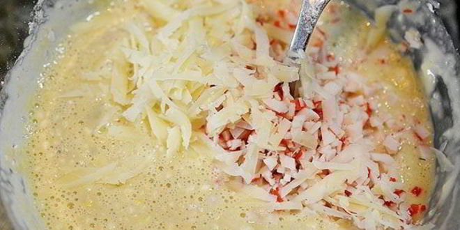 Рецепт крабовых пончиков с сыром