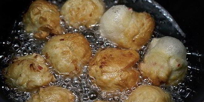 Рецепт крабовых пончиков с сыром