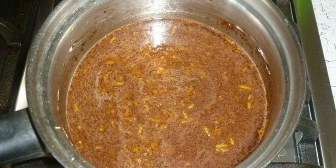 Рецепт пончиков на кефире с пряным сахаром и шоколадным соусом