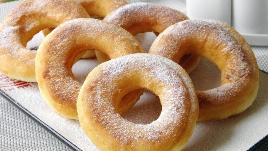 Рецепт пончиков на кефире за 15 минут