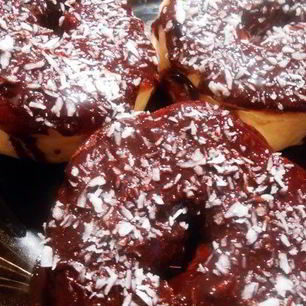 Рецепт Пончиков с шоколадной глазурью