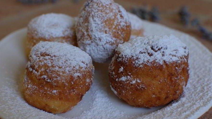 Рецепт творожных пончиков с изюмом