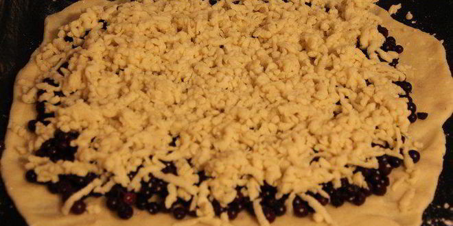 Рецепт коврижки с брусникой