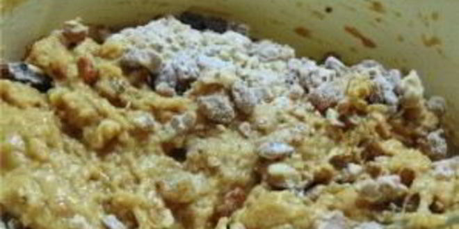 Рецепт коврижки с орехами и изюмом