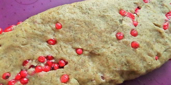 Рецепт пряников с брусникой на цельнозерновой муке