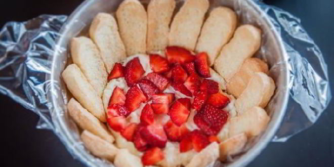 Рецепт французской клубничной шарлотки