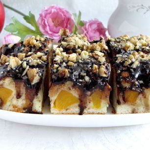 Рецепт Фруктовой шарлотки с шоколадной глазурью