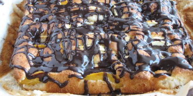 Рецепт фруктовой шарлотки с шоколадной глазурью