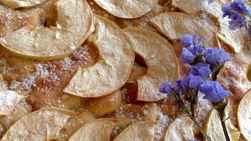 Рецепт шарлотки без яиц