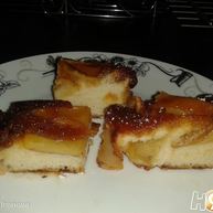 Рецепт Шарлотки из яблок с карамелью