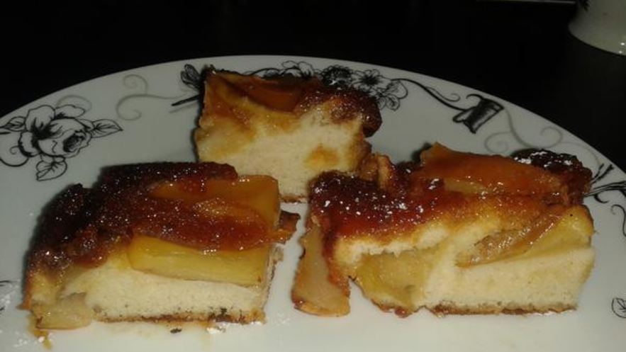 Рецепт шарлотки из яблок с карамелью