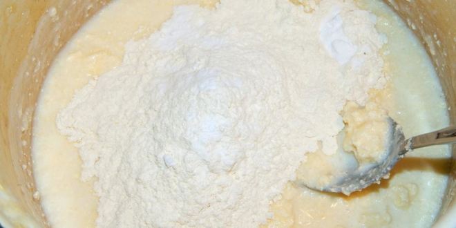 Рецепт шарлотки на кефире в мультиварке