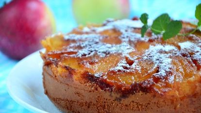 Рецепт Шарлотки с карамелью