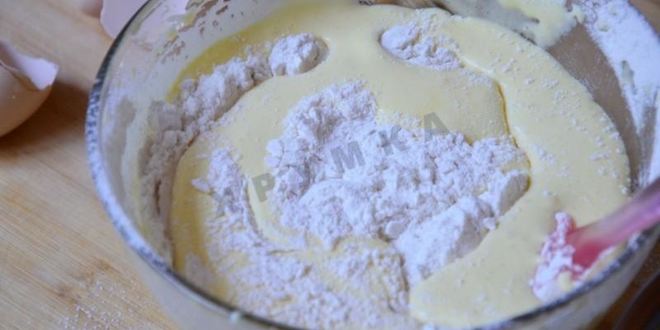 Рецепт шарлотки с карамелью