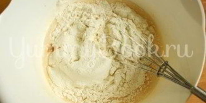 Рецепт шарлотки с ревенем в мультиварке