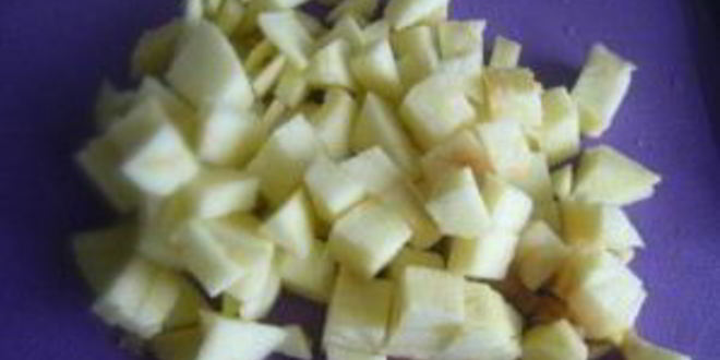 Рецепт шарлотки с яблоками и изюмом