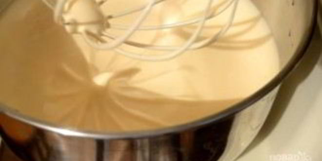 Рецепт шарлотки с яблоками и медовым бисквитом