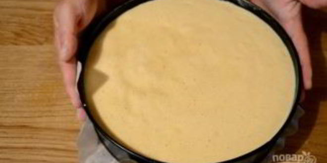 Рецепт шарлотки с яблоками и медовым бисквитом