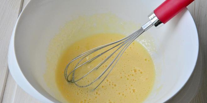 Рецепт шарлотки в сметанной заливке