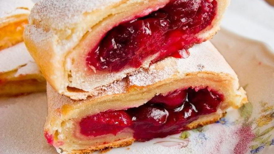 Рецепт штруделя из творожного теста с вишневой начинкой